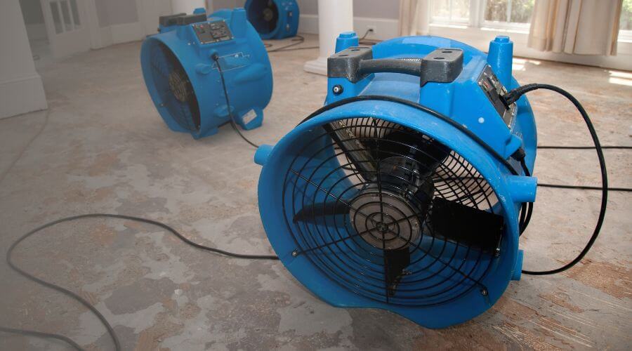 Why choose water damage restoration service for commercial flood cleanup in Montclair